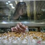Harga dua produk emas di Pegadaian Minggu ini kompak turun