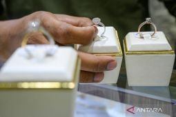 Harga emas di Pegadaian Jumat ini menurun
