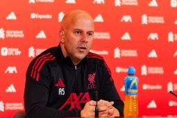 Slot minta Liverpool kurangi kesalahan di menit akhir lawan Newcastle