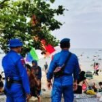 Polres Situbondo sebar personel pengamanan di objek wisata pantai