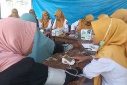 Penyintas bencana di Agam peroleh layanan kesehatan di pengungsian