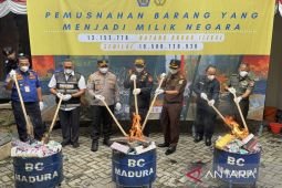 Mencari jalan tengah mengatasi peredaran "rokok durno" di Madura