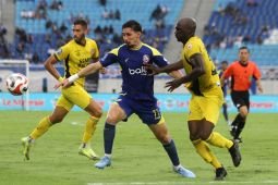 Arema FC kalahkan Semen Padang