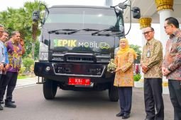 Khofifah berangkatkan Truk EPIK Mobile demi kendalikan inflasi Jatim