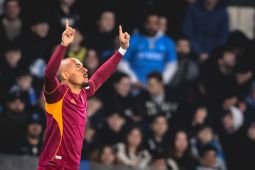 AS Roma imbangi Napoli 2-2