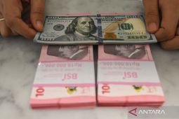Rupiah melemah seiring aktivitas manufaktur AS menguat