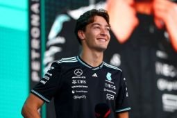 Russell pole position, Verstappen kecelakaan