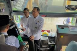 Sekjen Kemenhub pastikan kelayakan bus Lebaran di Terminal Purabaya