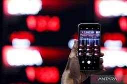 IHSG menguat, pasar "wait and see" arah suku bunga bank sentral