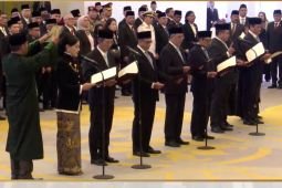 Friderica dan enam ADK OJK periode 2026-2031 ucap sumpah jabatan di MA