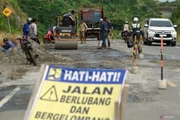 Perbaikan jalan JLS jelang libur Lebaran