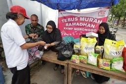 Tebus murah sembako KKMP di Kota Kediri