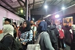 KAI catat 10.052 penumpang turun di stasiun Daop 7 pada H-6 Lebaran