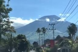 Gunung Dempo meletus lontarkan abu 3,5 Km