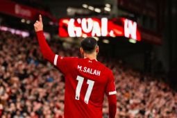 Arne Slot ungkap Salah berpeluang besar tampil lawan Man City