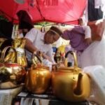 Pedagang musiman pernak-pernik haji