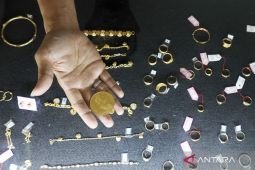 Harga emas UBS, Antam, Galeri24 di Pegadaian menurun