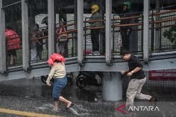 BMKG: Pulau Jawa berpeluang alami hujan ringan