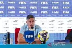 John Herdman main bola dengan warga di Lombok usai FIFA Series 2026