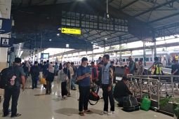 Daop Madiun batalkan empat perjalanan KA dampak insiden Bekasi