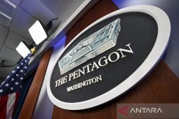 Menteri Angkatan Laut AS mundur