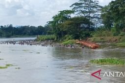 Tim SAR susuri Sungai Brantas cari warga hanyut