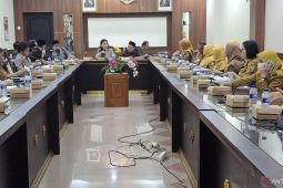 Ketua DPRD Jember pastikansanksi anggota main gim saat rapat