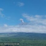 Minggu pagi Semeru erupsi dengan tinggi letusan capai 900 meter