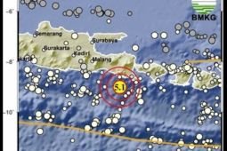 Gempa M5,1 guncang Jember, warga berhamburan keluar rumah