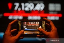 IHSG dibuka melemah, saham tambang masih dibayangi sentimen royalti