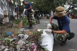Aksi bersih-bersih Kota Surabaya jelang Hardikal