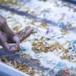 Harga emas di Pegadaian Selasa ini kompak turun