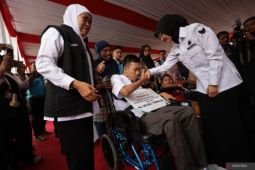 Dari bantuan menuju martabat