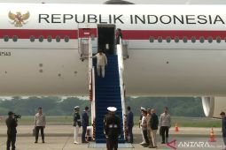 Prabowo tiba di Tanah Air usai kunjungan ke Prancis