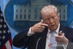 Trump: AS akan hancurkan siapa pun yang dekati uranium pengayaan Iran