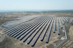 Indonesia's renewable energy mix gains pace, beats 2026 target