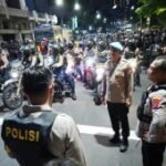 Ricuh di depan Grahadi, polisi bubarkan massa aksi