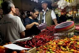 Harga pangan Senin ini, cabai rawit Rp79.000/kg dan telur ayam Rp29.800/kg