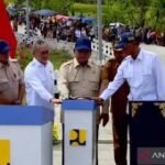 Prabowo resmikan jalan daerah sepanjang 1.151 km di seluruh Indonesia