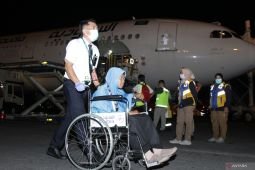 Kedatangan jamaah haji di Bandara Juanda