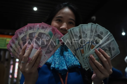 Selasa ini rupiah melemah menjadi Rp17.859 per dolar AS