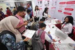 Menenun harapan dari angka kerja