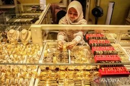 Harga Antam Senin ini menguat Rp18.000 jadi Rp2,729 juta/gr