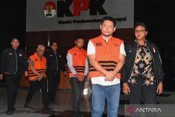 KPK tahan tiga dari empat tersangka kasus Gedung Pemkab Lamongan