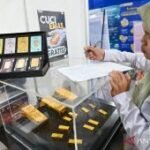 Harga emas tiga jenama di Pegadaian serentak turun