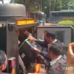 Polisi sita emas batangan 74 kg hasil penggeledahan di Bogor