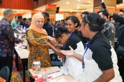 Khofifah minta guru maksimal bimbing pelajar ADEM jadi generasi unggul