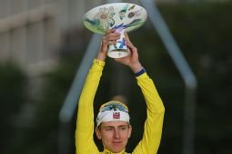 Pogacar juarai Tour de France, samai rekor lima gelar
