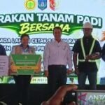 Agriculture minister grants Rp1.3 trillion aid to South Papua farmers