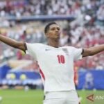 Puja-puji suporter Inggris untuk Jude Bellingham